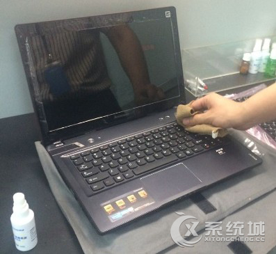笔记本键盘用什么工具清理？笔记本键盘怎么清理污垢？